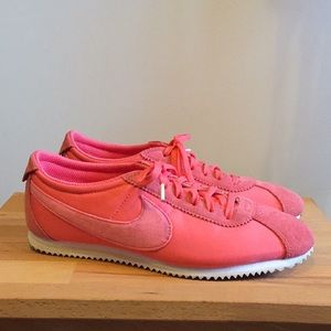 Nike Cortez sneakers PINK!